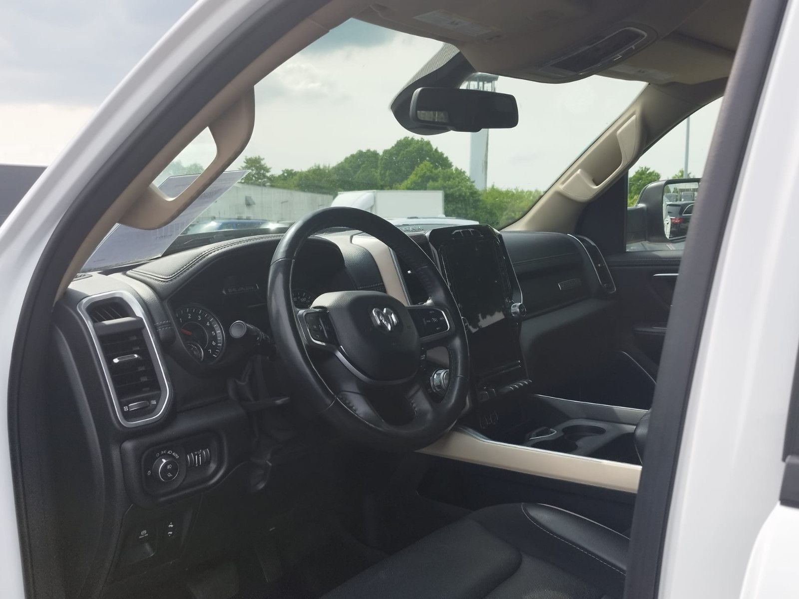 Dodge RAM 1500 Laramie Crew Cab 4x4  Kamera Leder LED