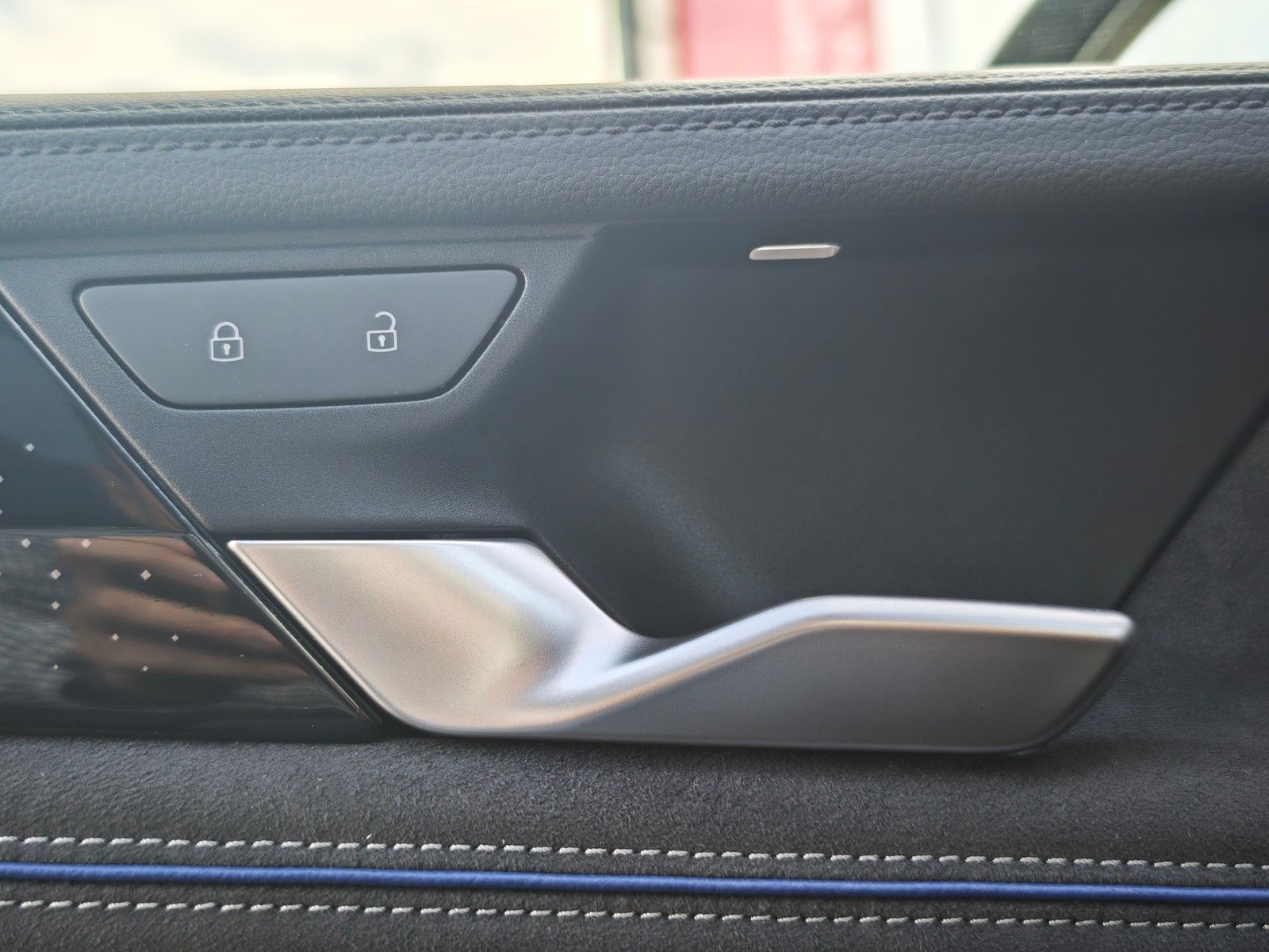 Volkswagen Passat Variant R-Line eHybrid Leder*AHK*Pano*Mat