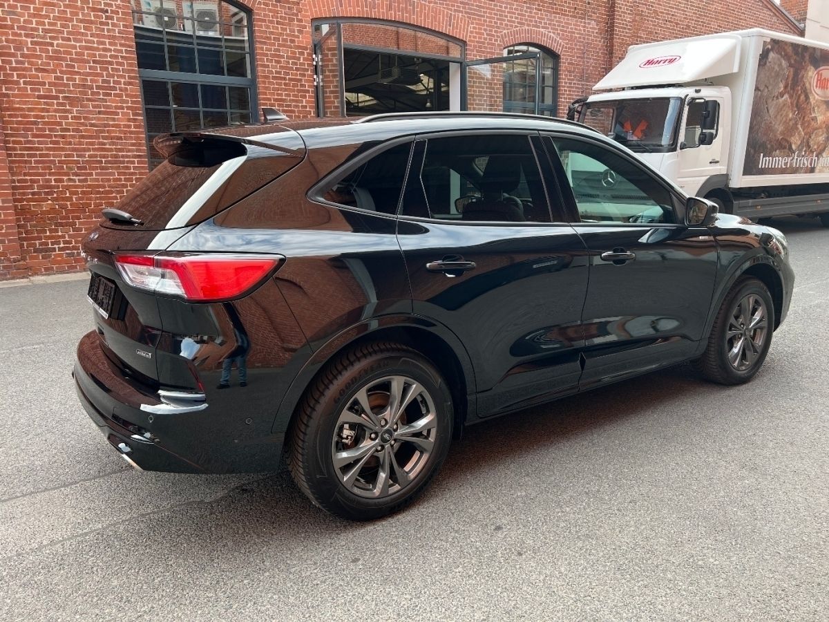 Ford KUGA ST-LINE X - Samsaru's Car Outlet