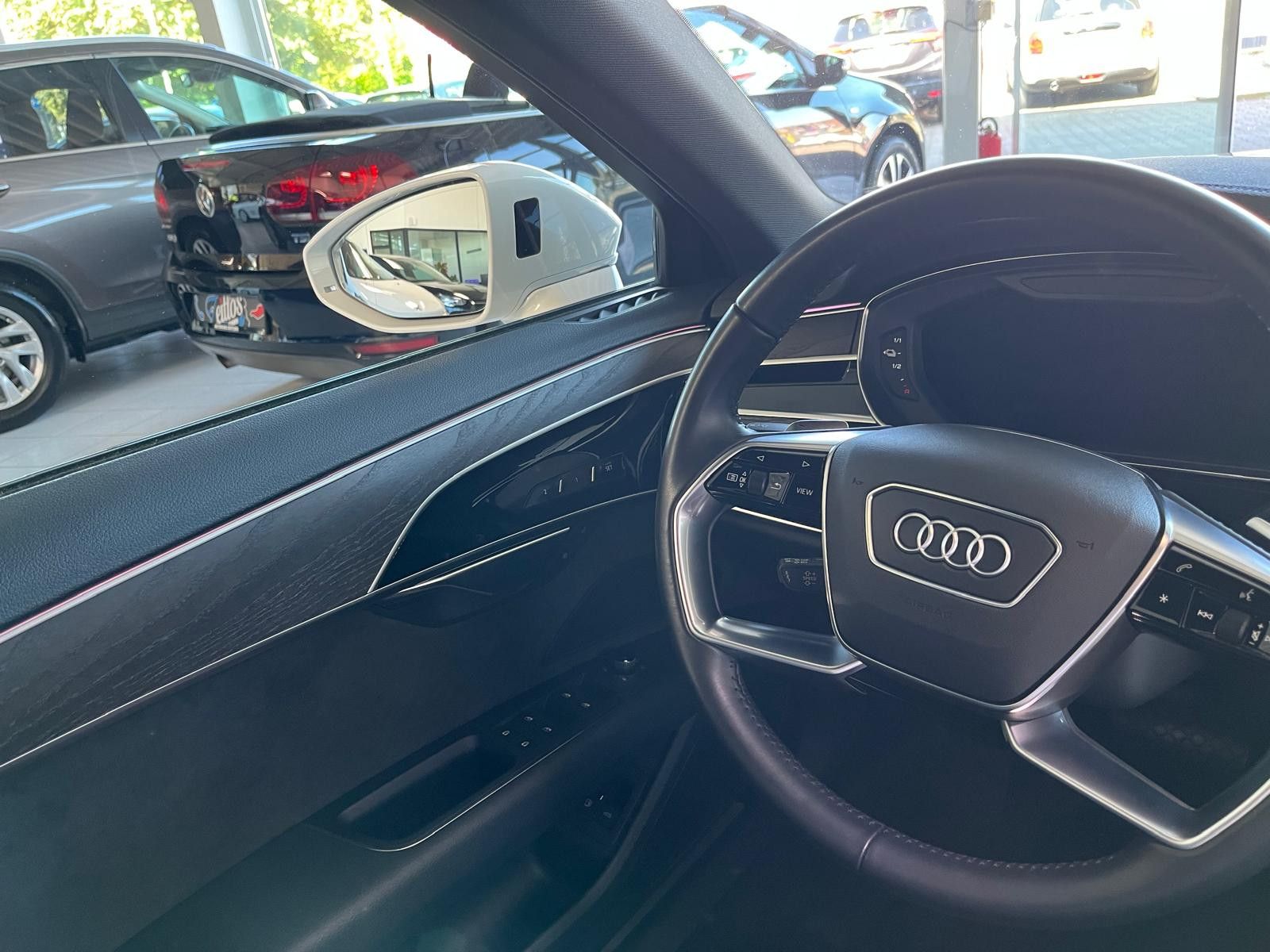 Audi A8 60 TFSI e quattro - Samsaru's Car Outlet