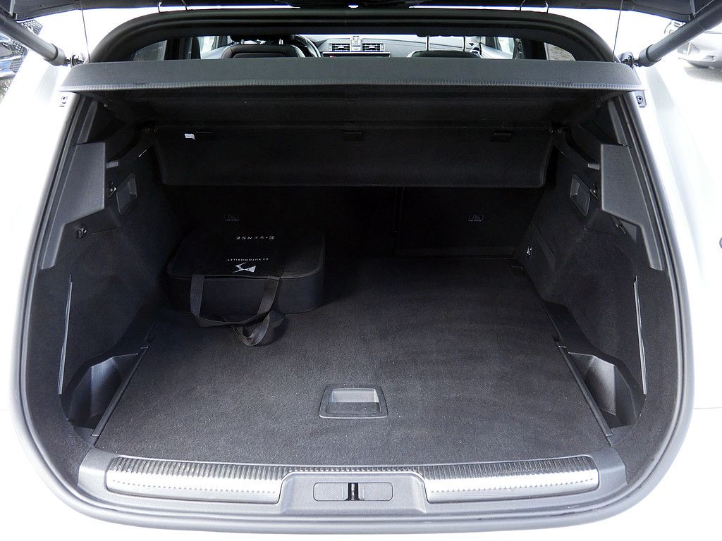 DS Automobiles DS 7 Crossback E-Tense Rivoli 4x4 ACC LED PANO