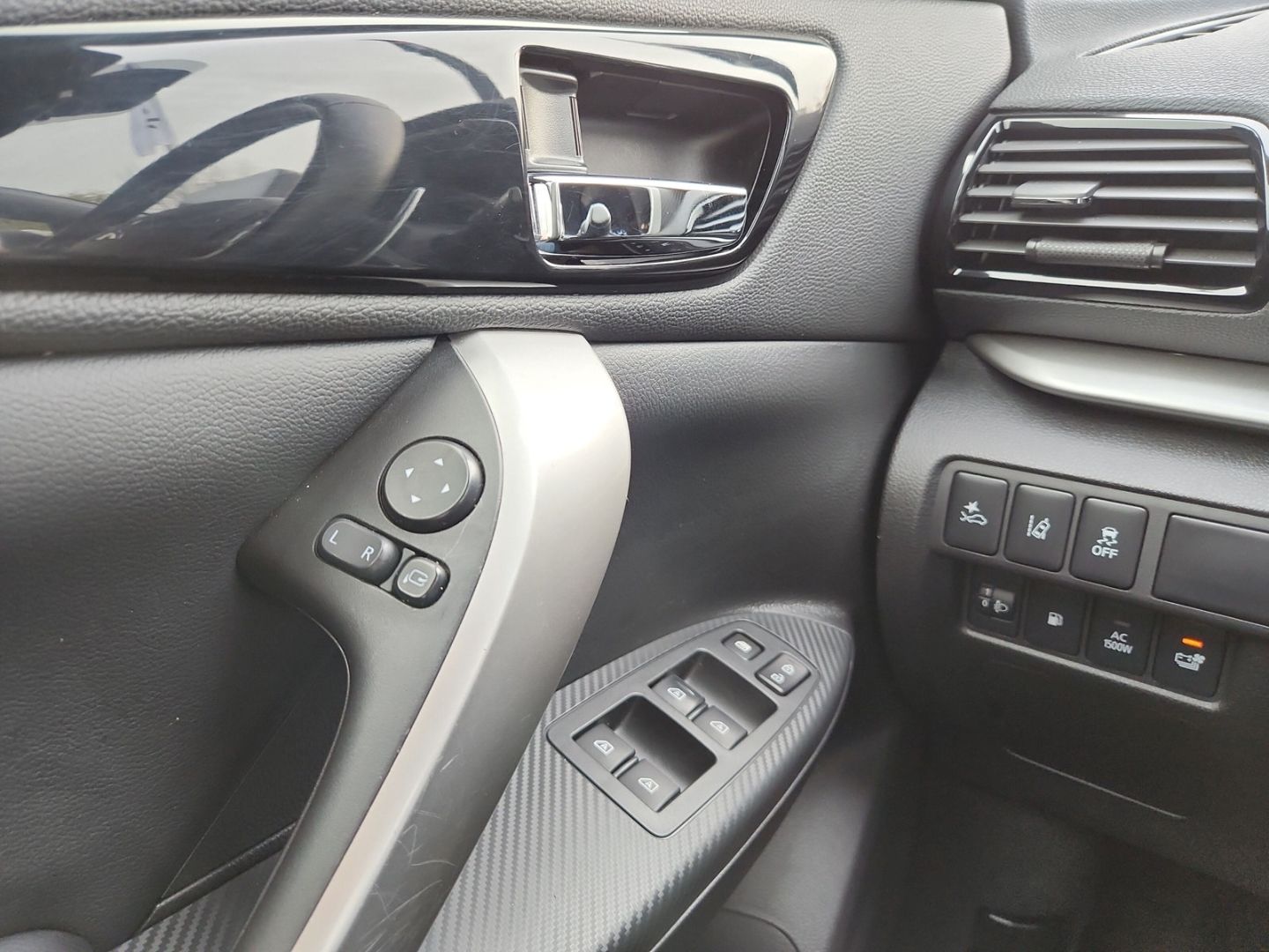 Mitsubishi Eclipse Cross Plug-In Hybrid Select ACC LED