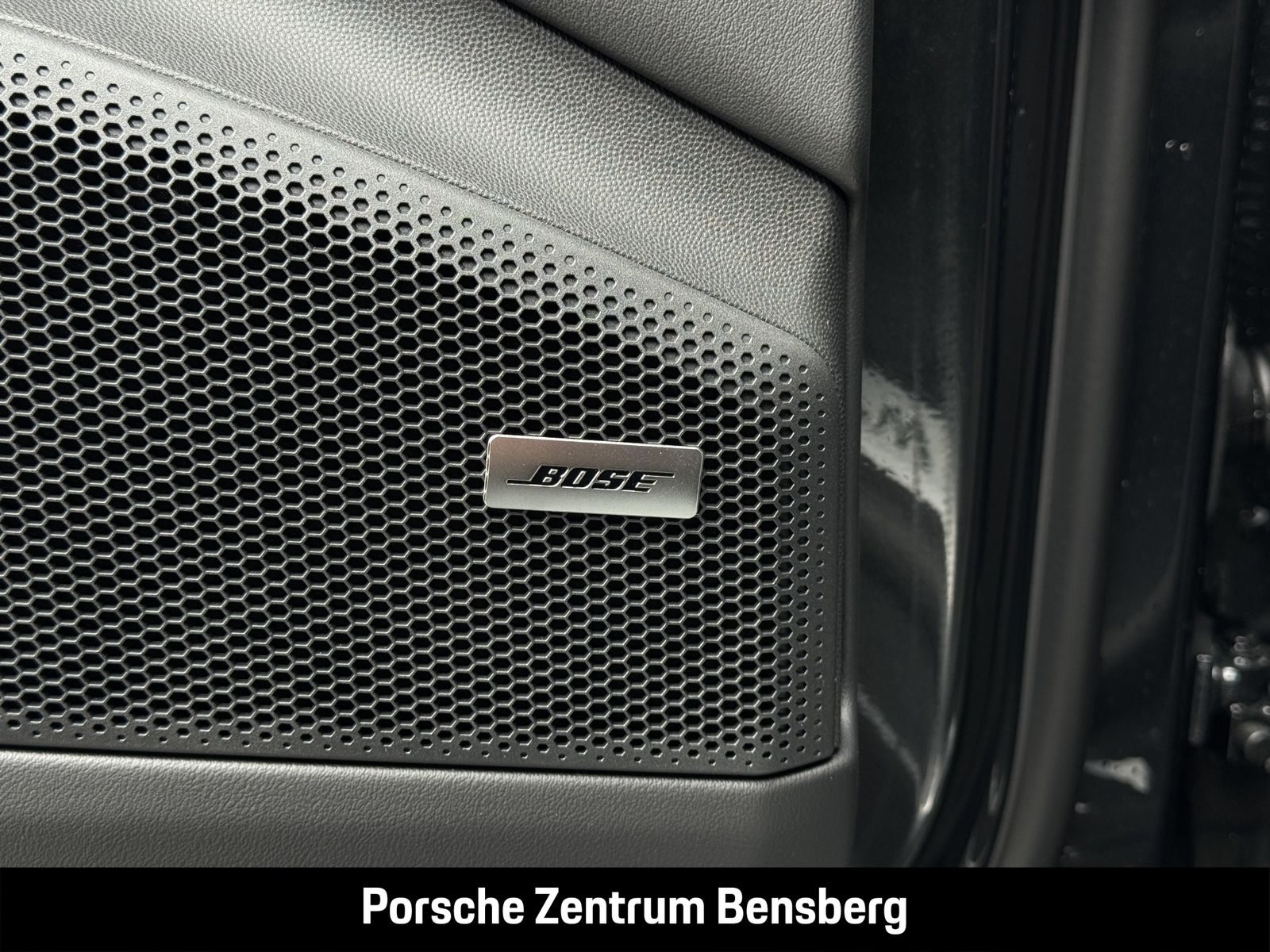 Porsche Macan Electric 4