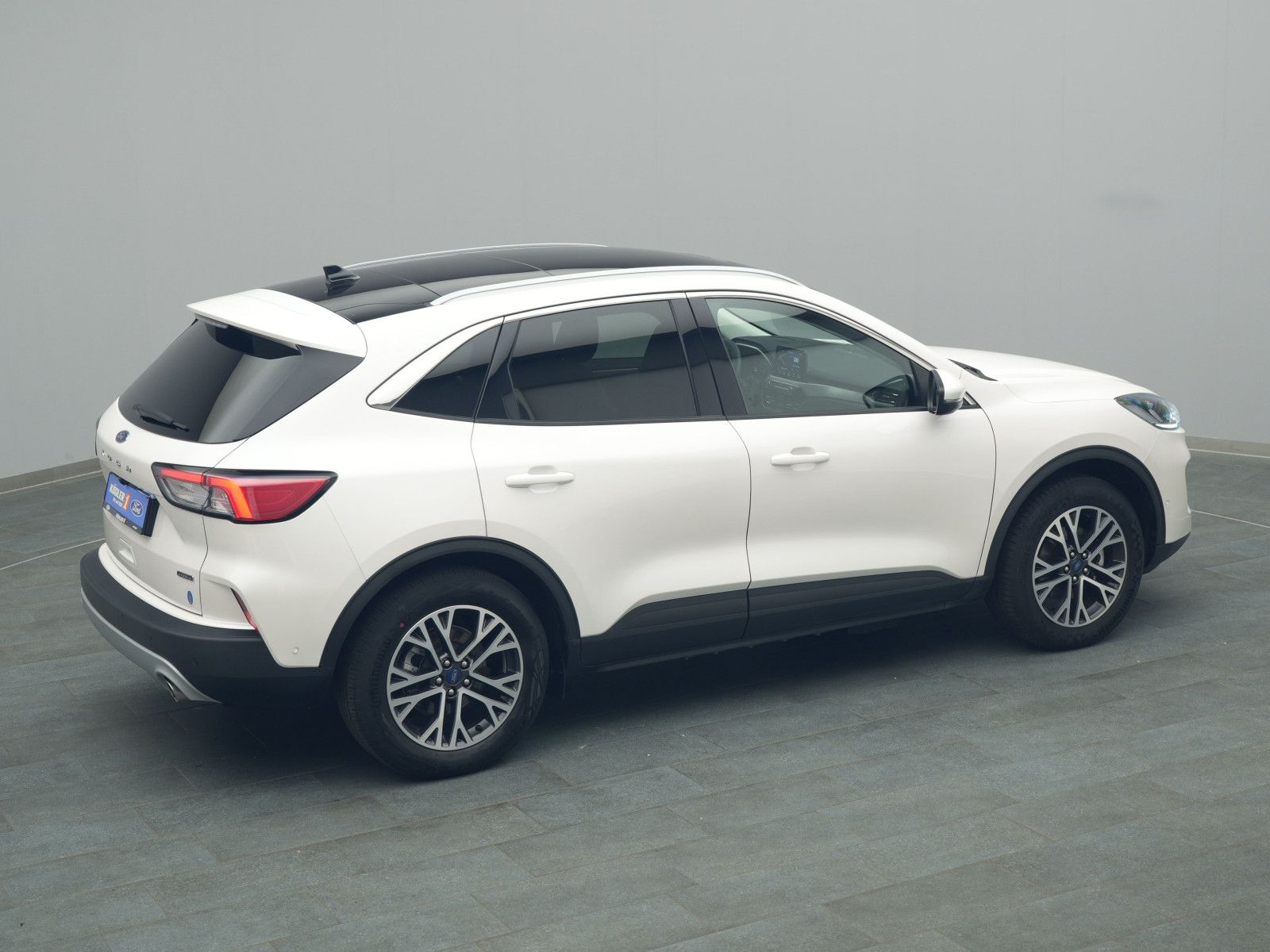Ford Kuga Titanium X 225PS Plug-in-Hybrid Aut. - Samsaru's Car Outlet