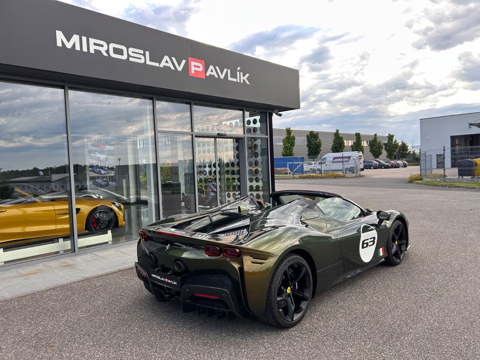 Ferrari SF90 Spider Tailor Made Cavalcade Edition - Samsaru's Car Outlet