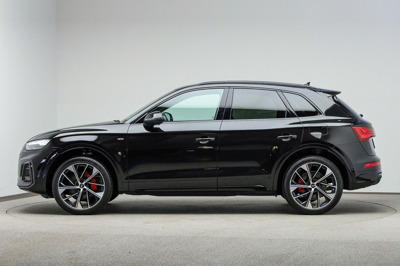Audi Q5 S line 55 TFSI e qu. AHK, Matrix, Parken, ACC