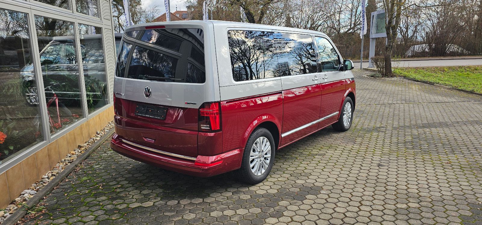 Volkswagen T6.1 Multivan Highline 2.0 TDI 204 PS 4MO DSG - Samsaru's Car Outlet