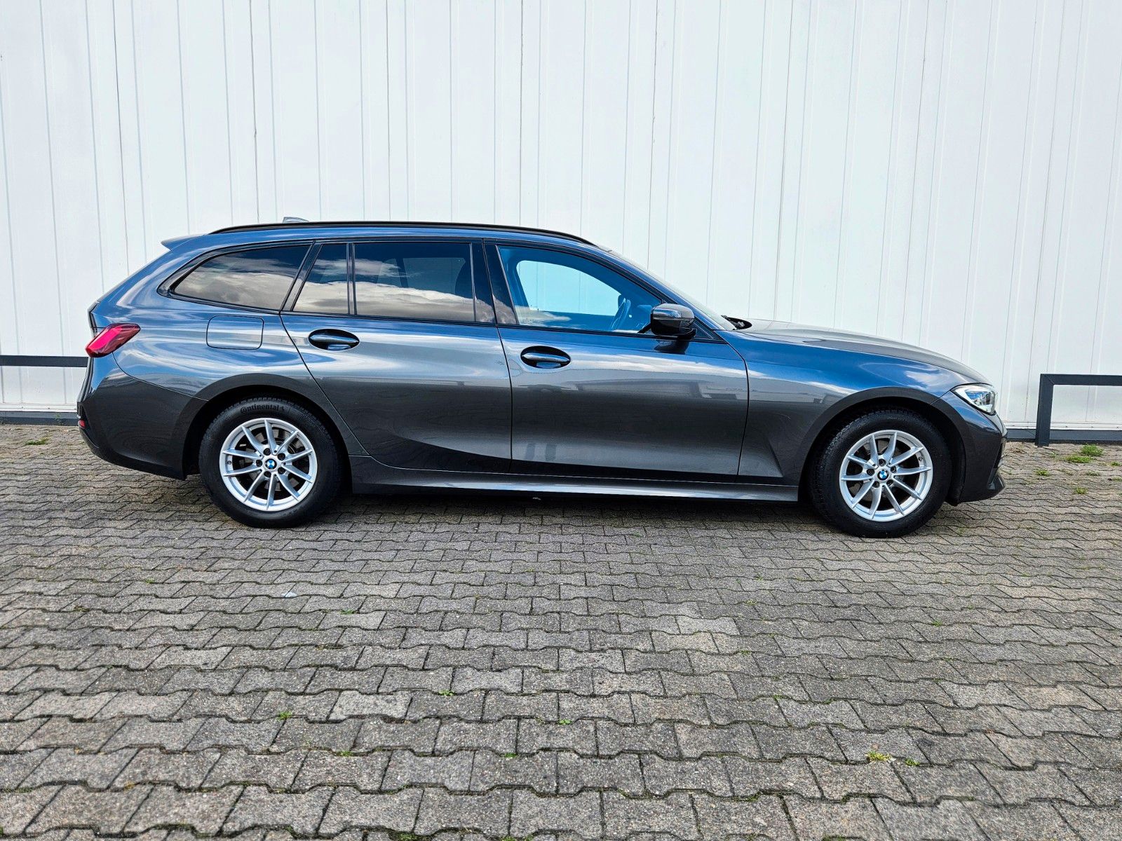 BMW 320d SPORT LINE - Samsaru's Car Outlet