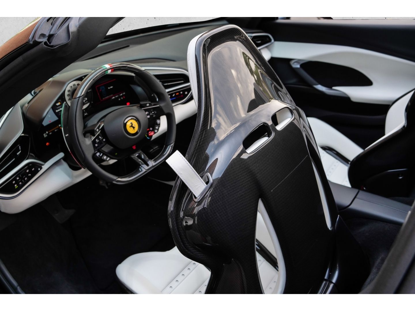 Ferrari 296 GTS - Samsaru's Car Outlet