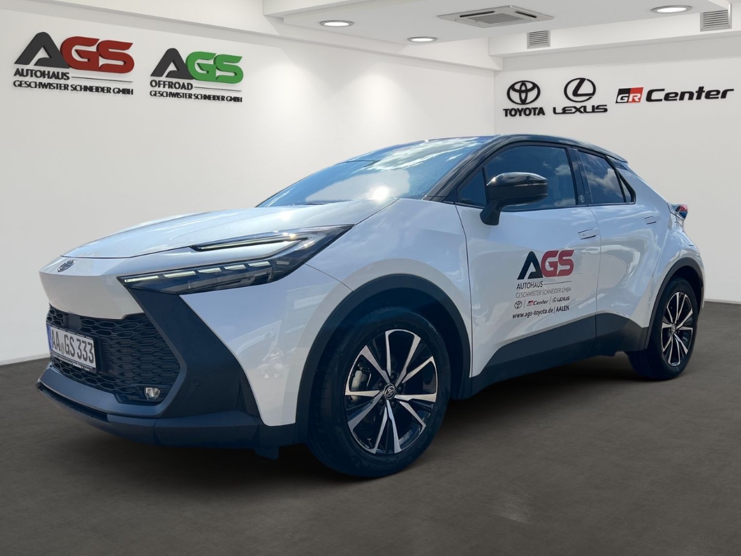 Toyota C-HR 1.8l Hybrid - Samsaru's Car Outlet