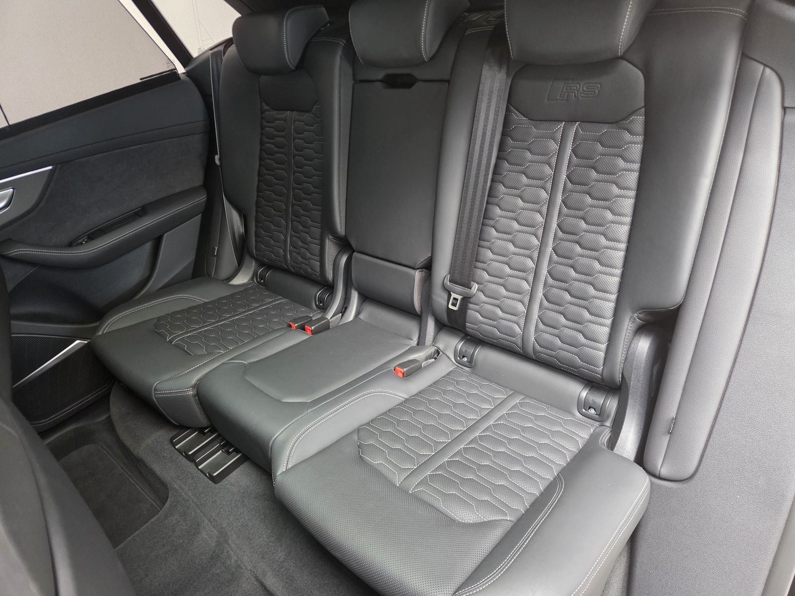 Audi RSQ8 Sportabgas AHK Standhzg. Black+ RS-Design