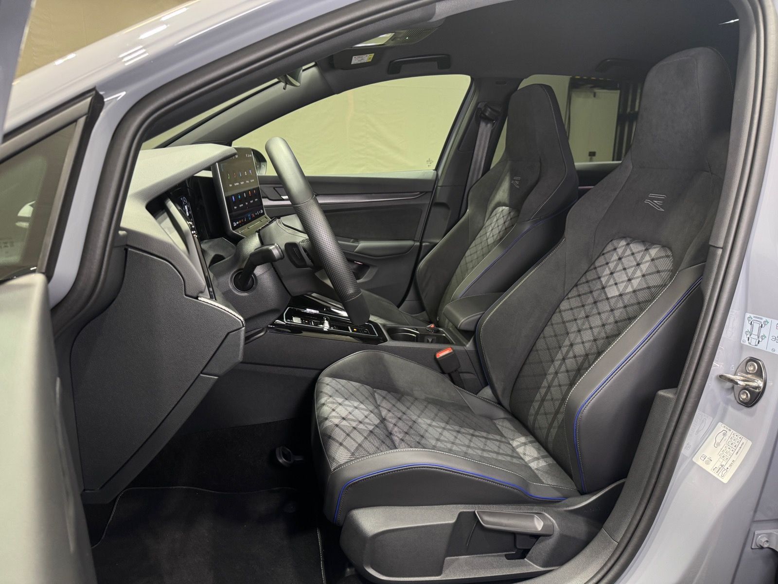 Volkswagen Golf R-Line 1.5 eTSI DSG | LED NAVI 360°KAMERA