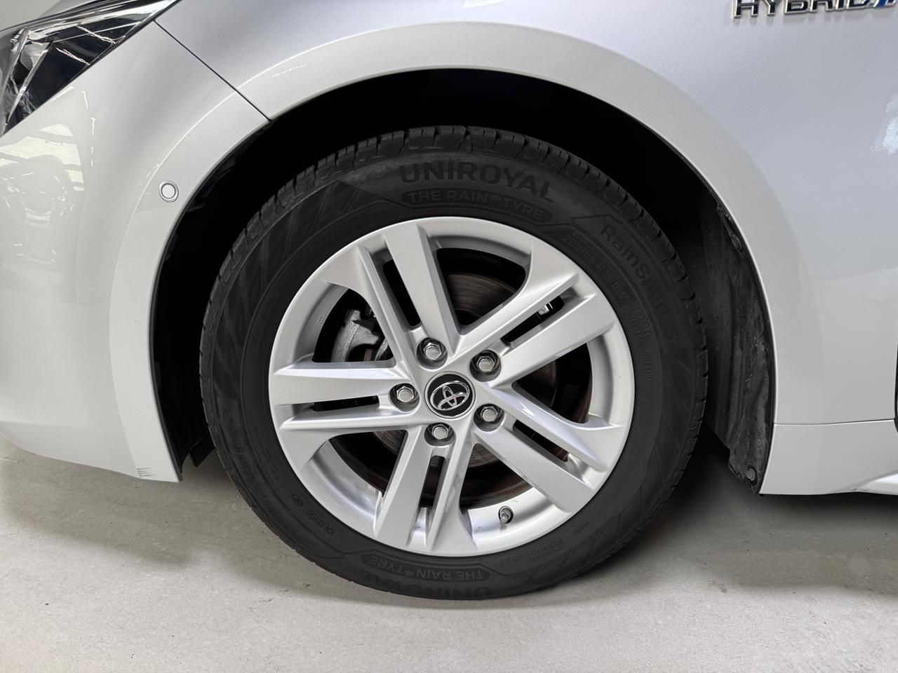 Toyota Corolla 1.8 Hybrid - Samsaru's Car Outlet