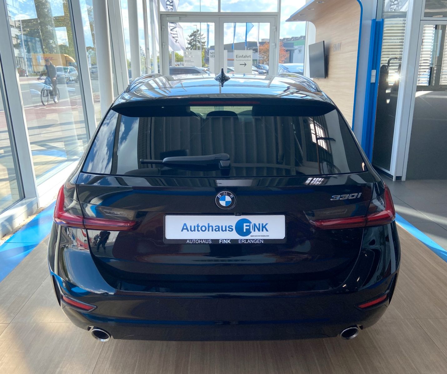 BMW 330i Touring Sport Line - Samsaru's Car Outlet