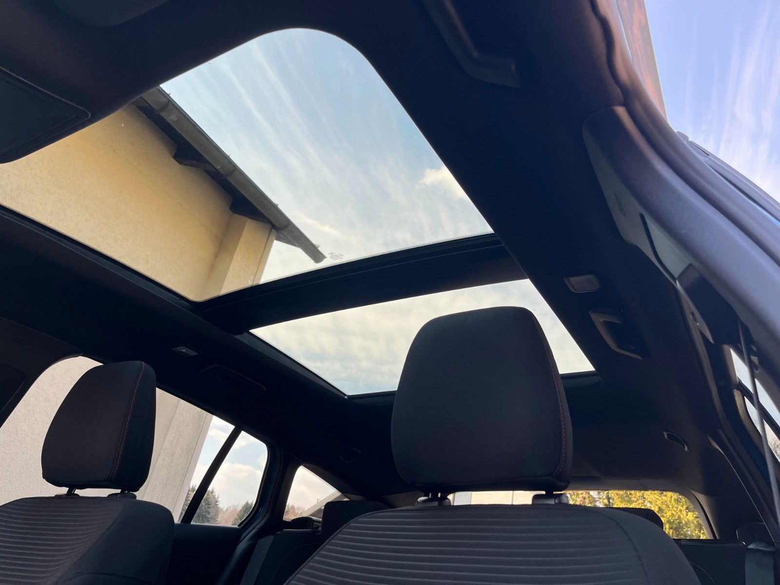 Ford Focus Turnier ST-Line X - Matrix LED, B&O, Pano