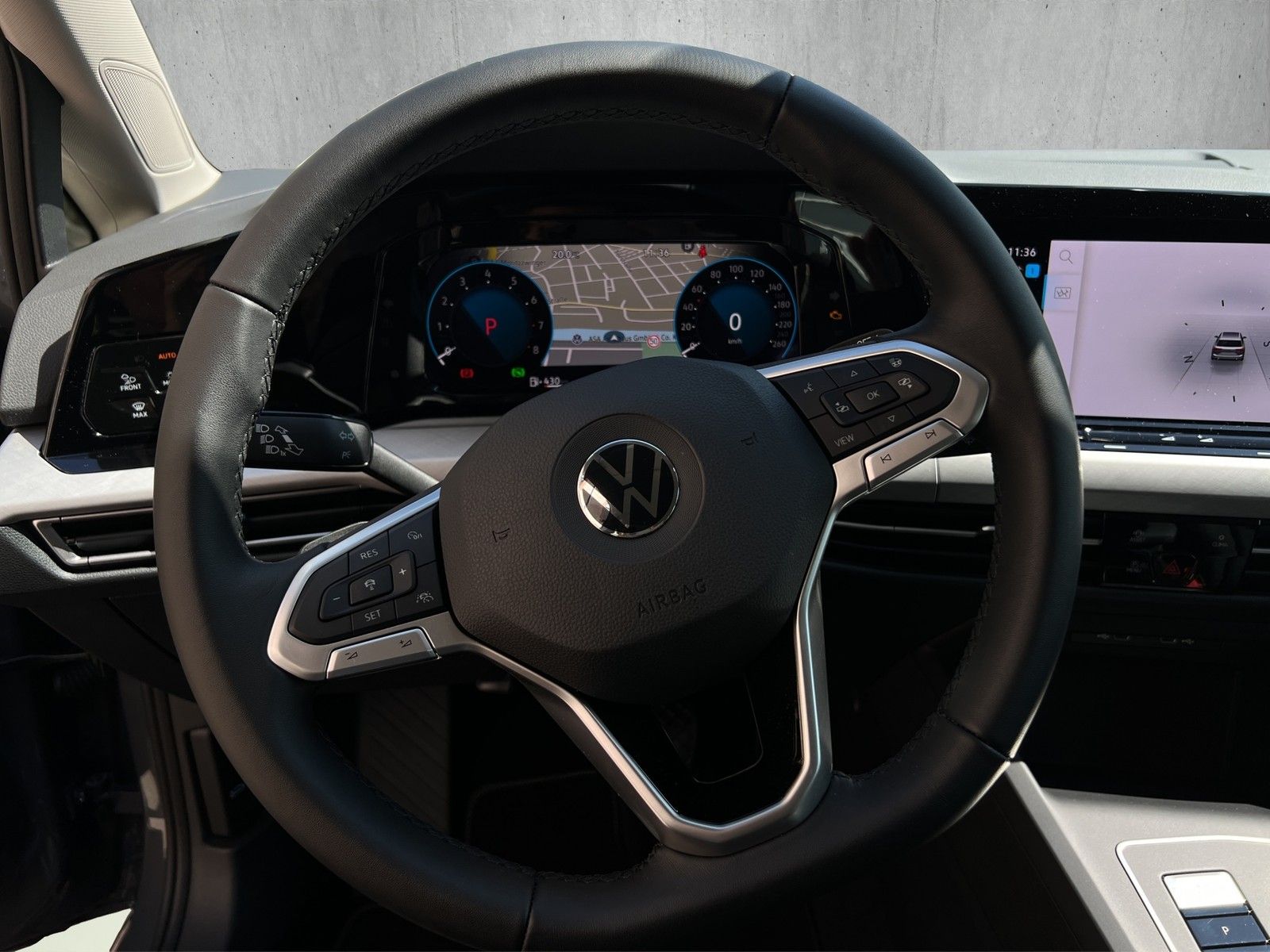Volkswagen Golf Variant VIII eTSI Life DSG - Samsaru's Car Outlet