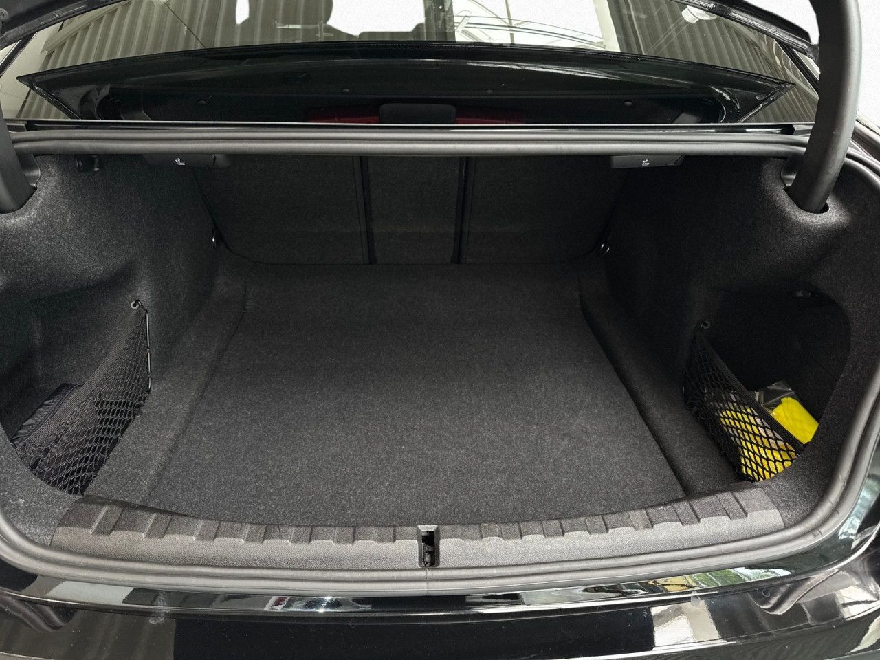 BMW 320dA xDrive Sport Line - Samsaru's Car Outlet