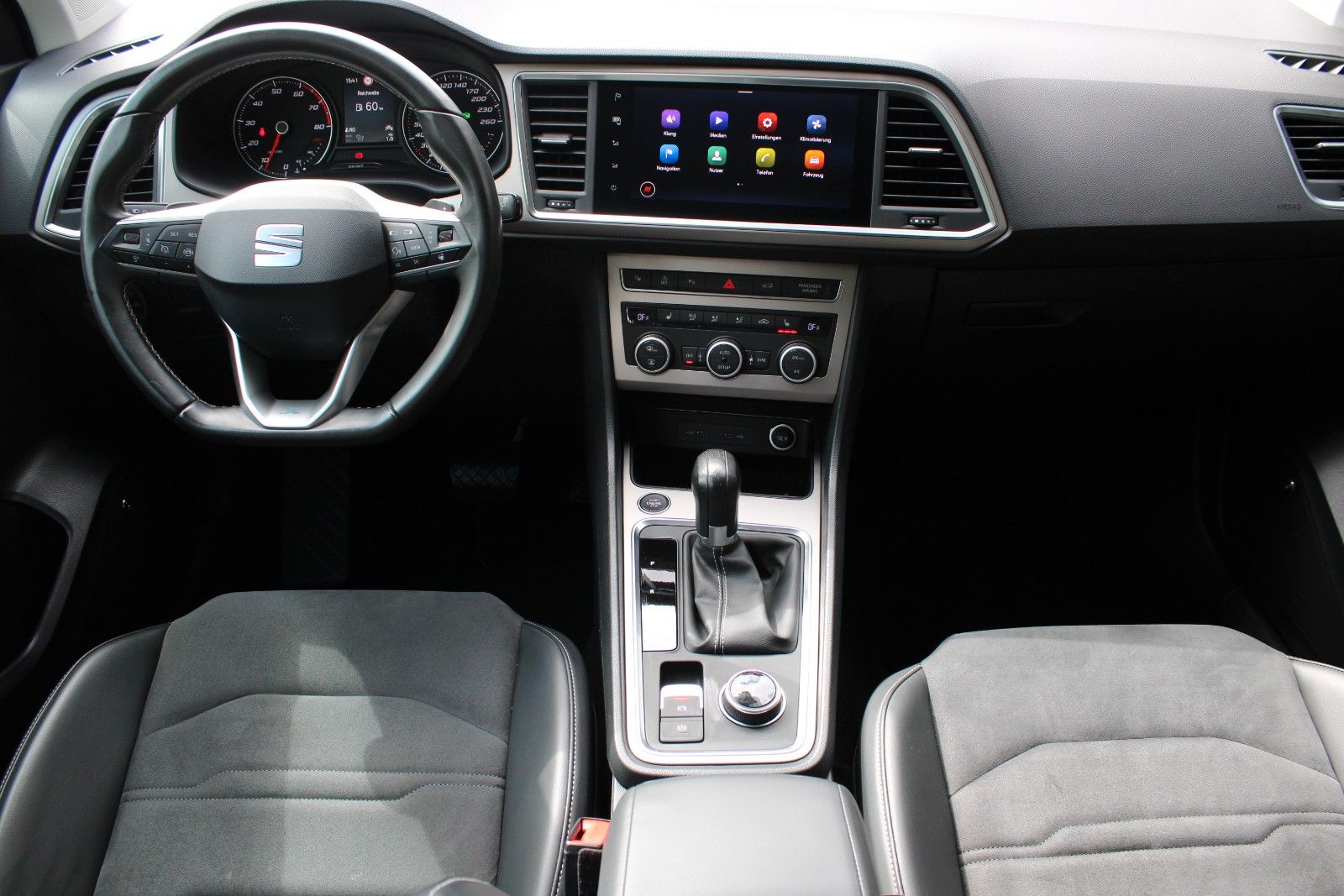 Seat Ateca 1.5 TSI DSG+BEATS+ACC+LED+RFK+KESSY+SHZ+++
