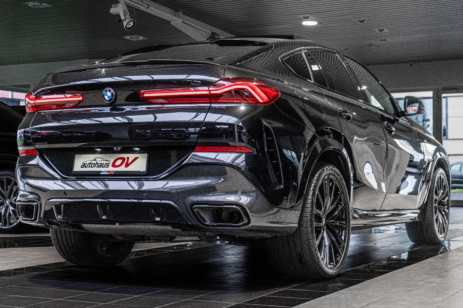 BMW X6 40xd M Sport*3xTV*Carbon*Massage*ACC*PanoSKY*