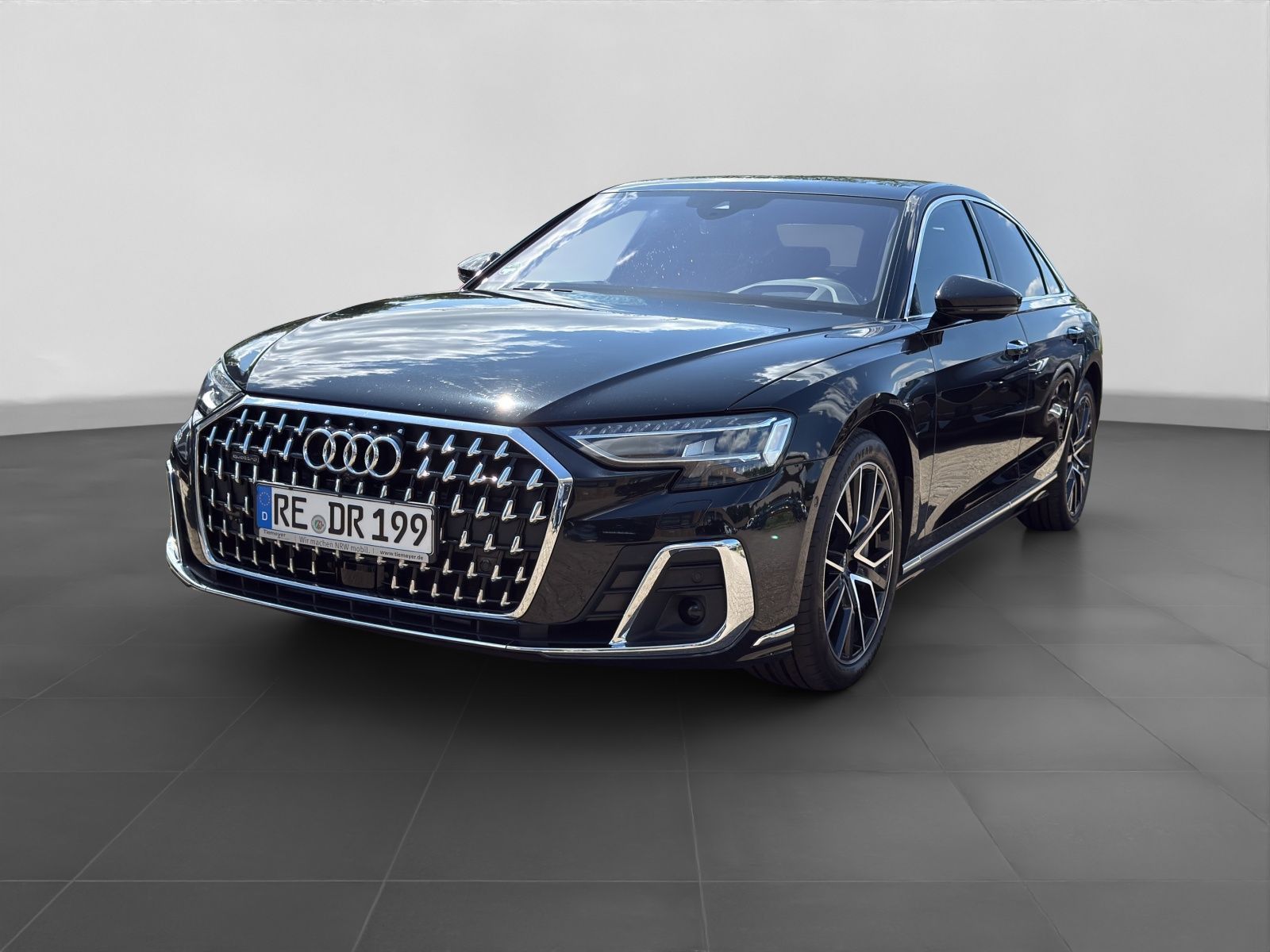 Audi A8 60 TFSIe Q LM20 - Samsaru's Car Outlet
