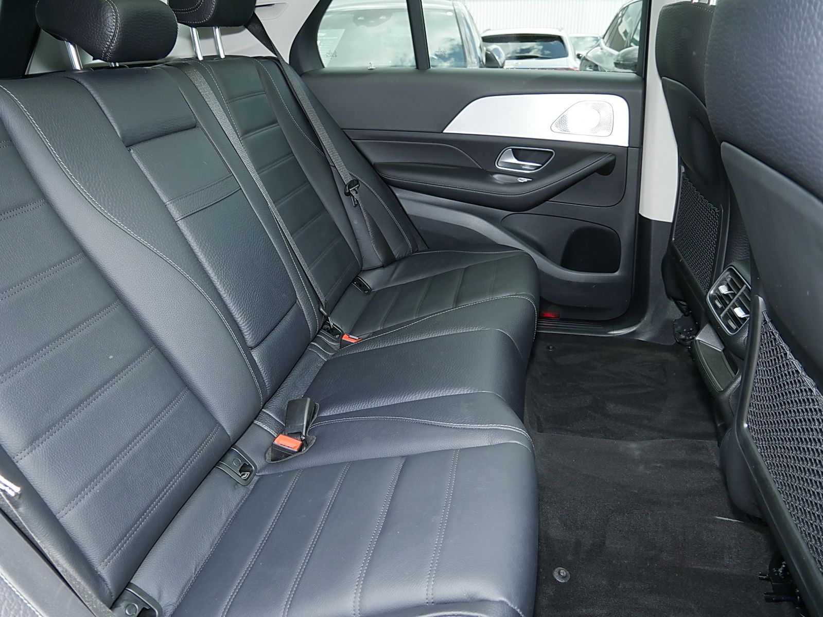 Mercedes-Benz GLE 300 d 4M+AMG+MultiBeam LED+Night+AHK+PANO+++