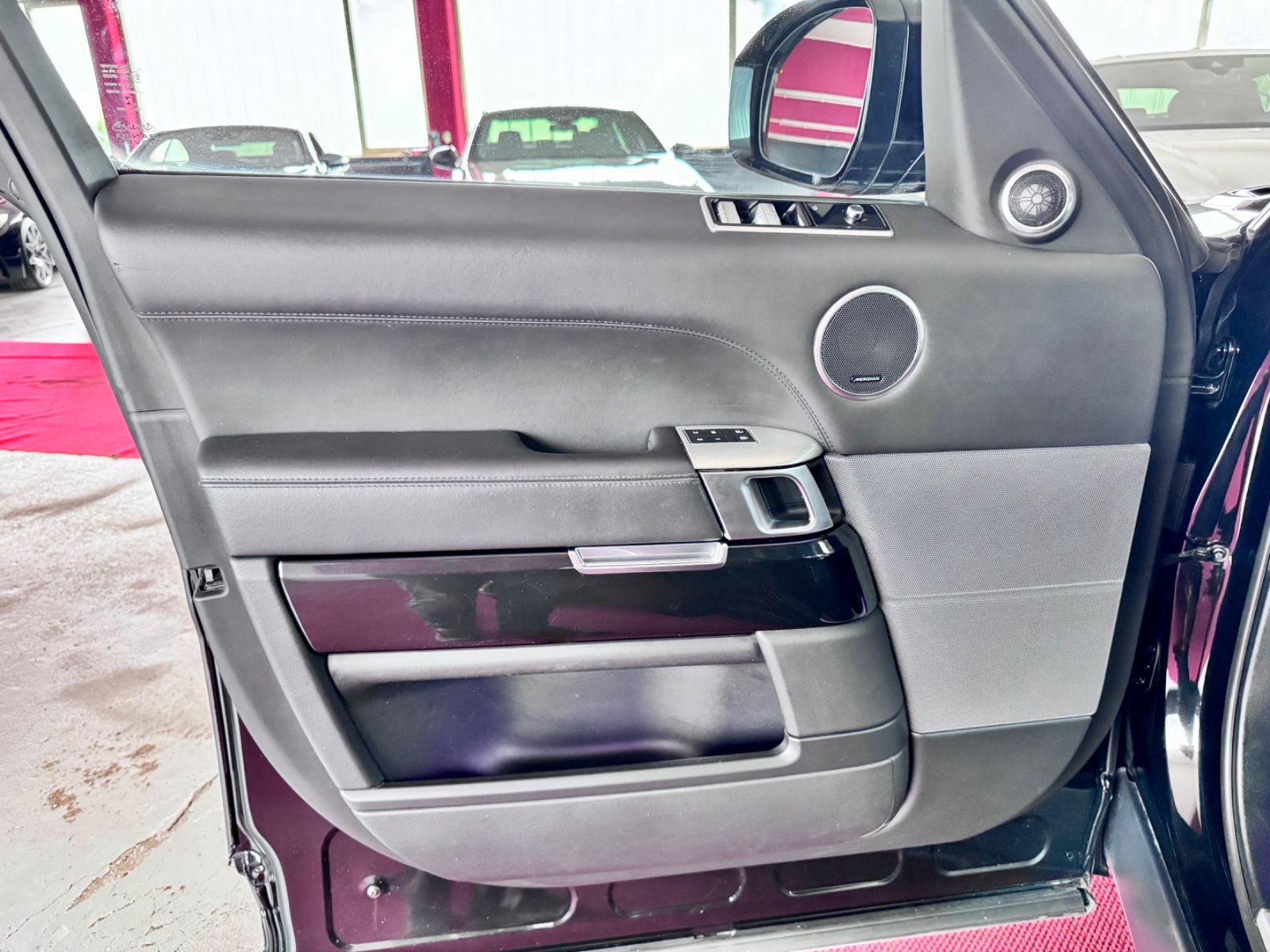 Range Rover Sport SVR - Samsaru's Car Outlet