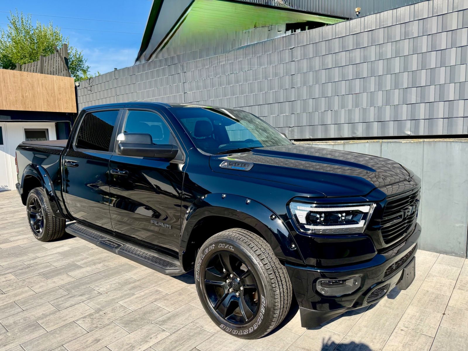 Dodge RAM 5,7 V8 HEMI-WIDEBODY-SPORT/EDITION-CREW CAB