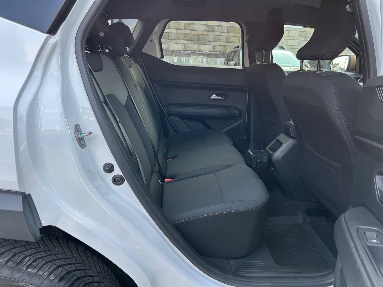 Dacia Duster III TCe 130 Extreme 4WD - Samsaru's Car Outlet