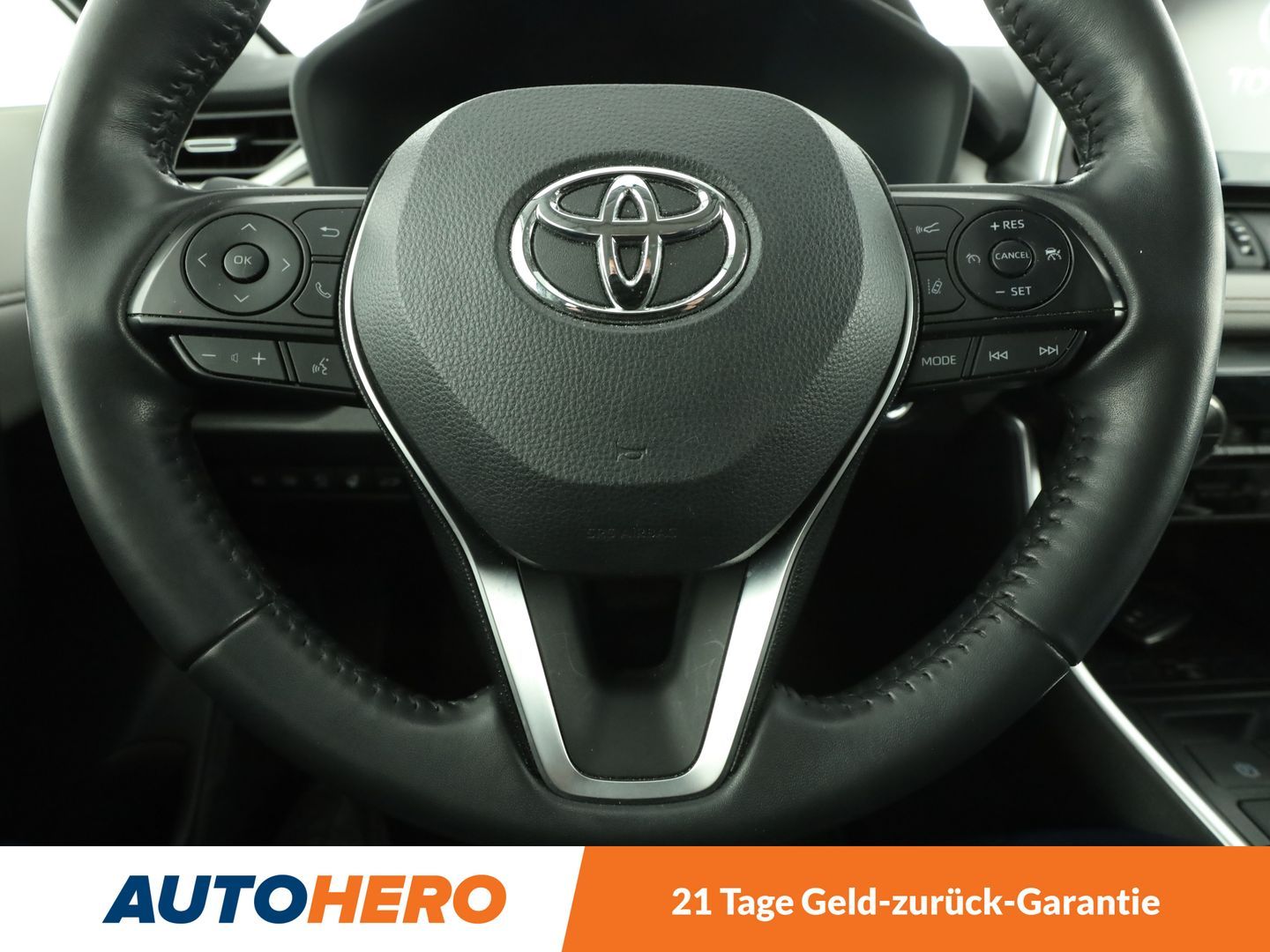 Toyota RAV 4 2.5 Hybrid 4x4 Lounge - Samsaru's Car Outlet