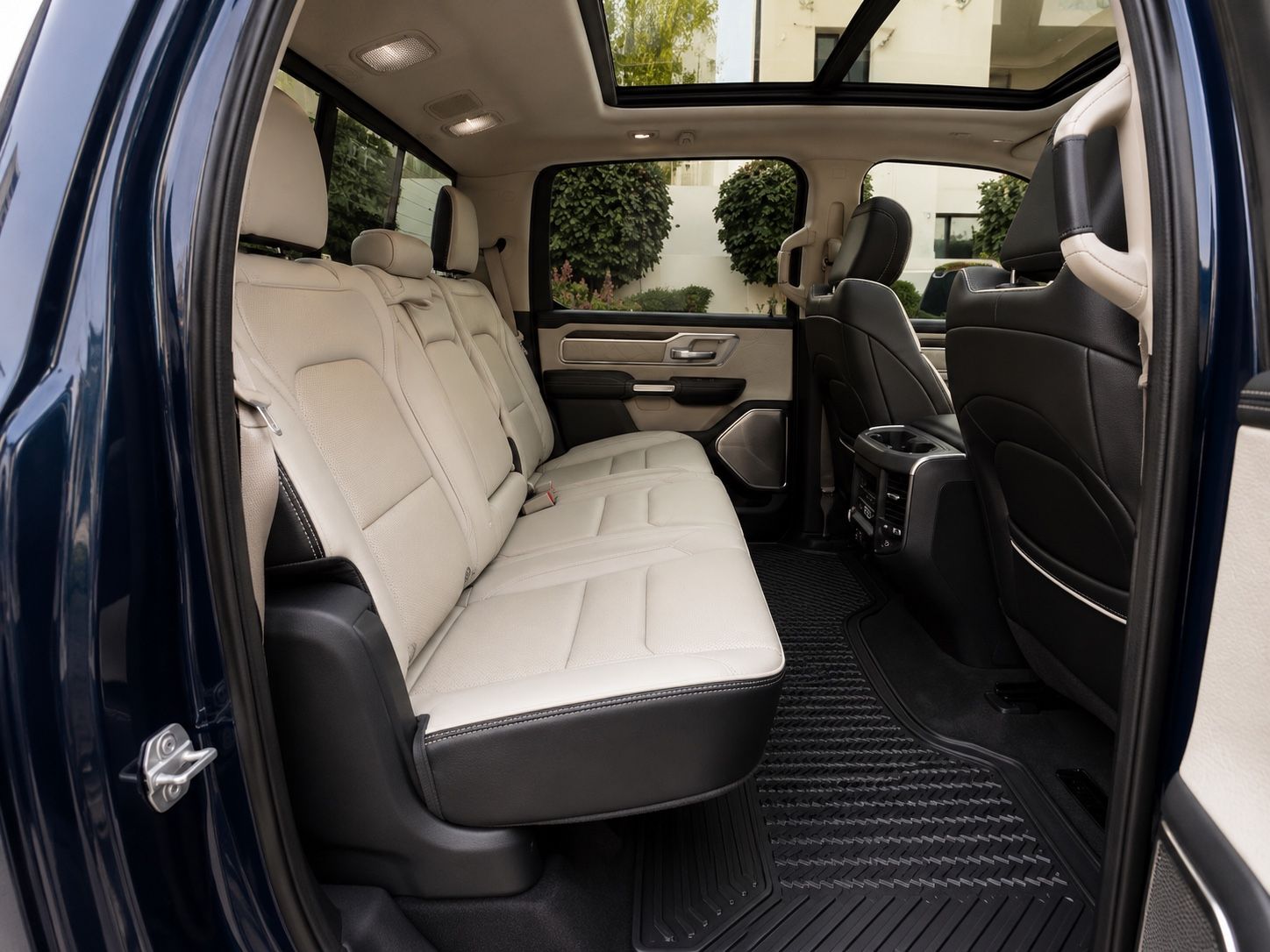Dodge LIMITED*CLEAN-CARFAX*HEADUP*LUFT*360°KAMERA*AHK