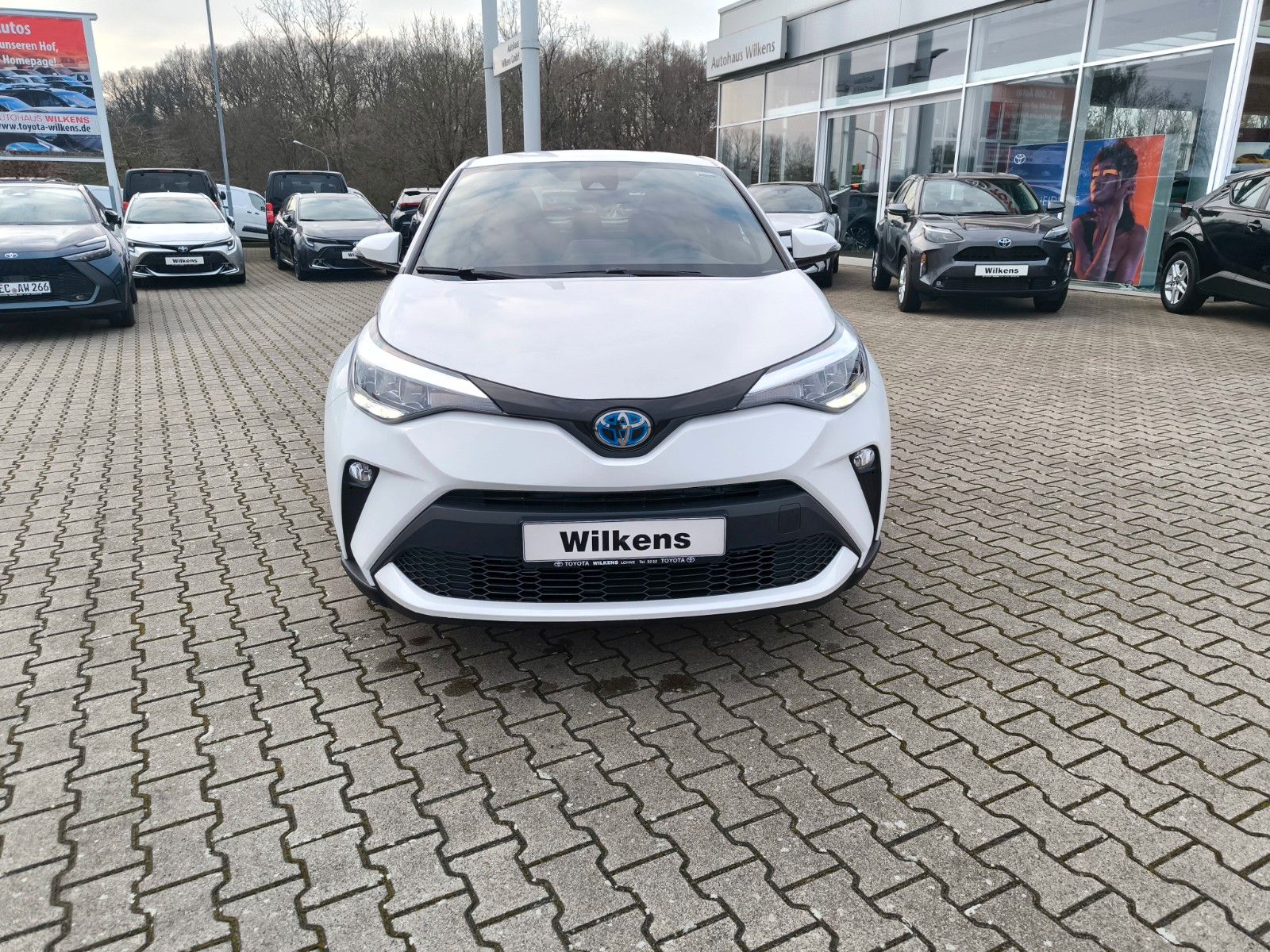 Toyota C-HR Hybrid Flow - Samsaru's Car Outlet
