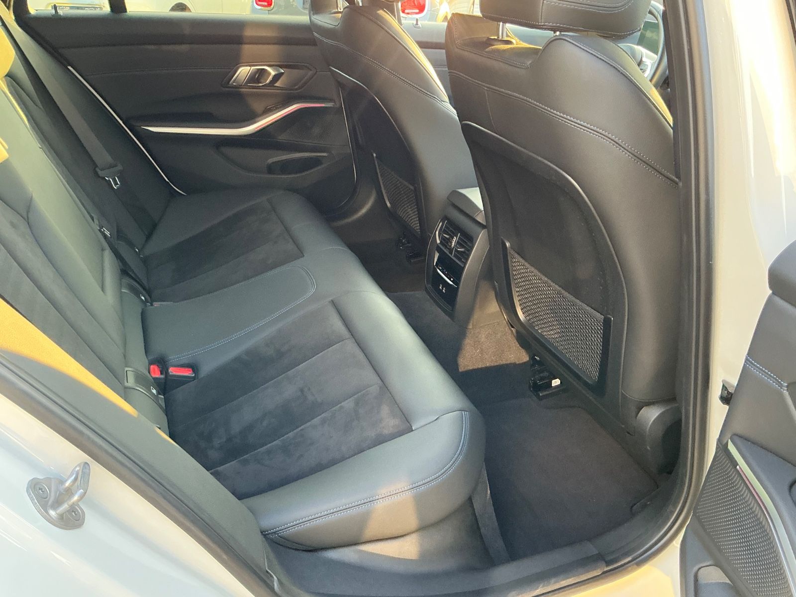 BMW 320 Touring i M Sport - Samsaru's Car Outlet
