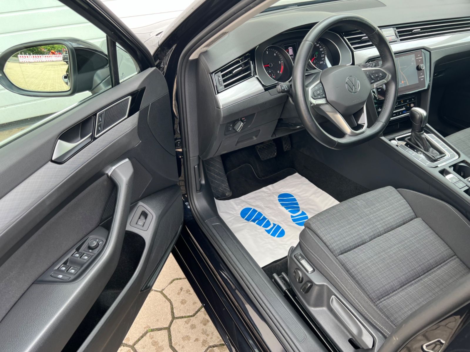 Volkswagen Passat 2.0 TDI - Samsaru's Car Outlet