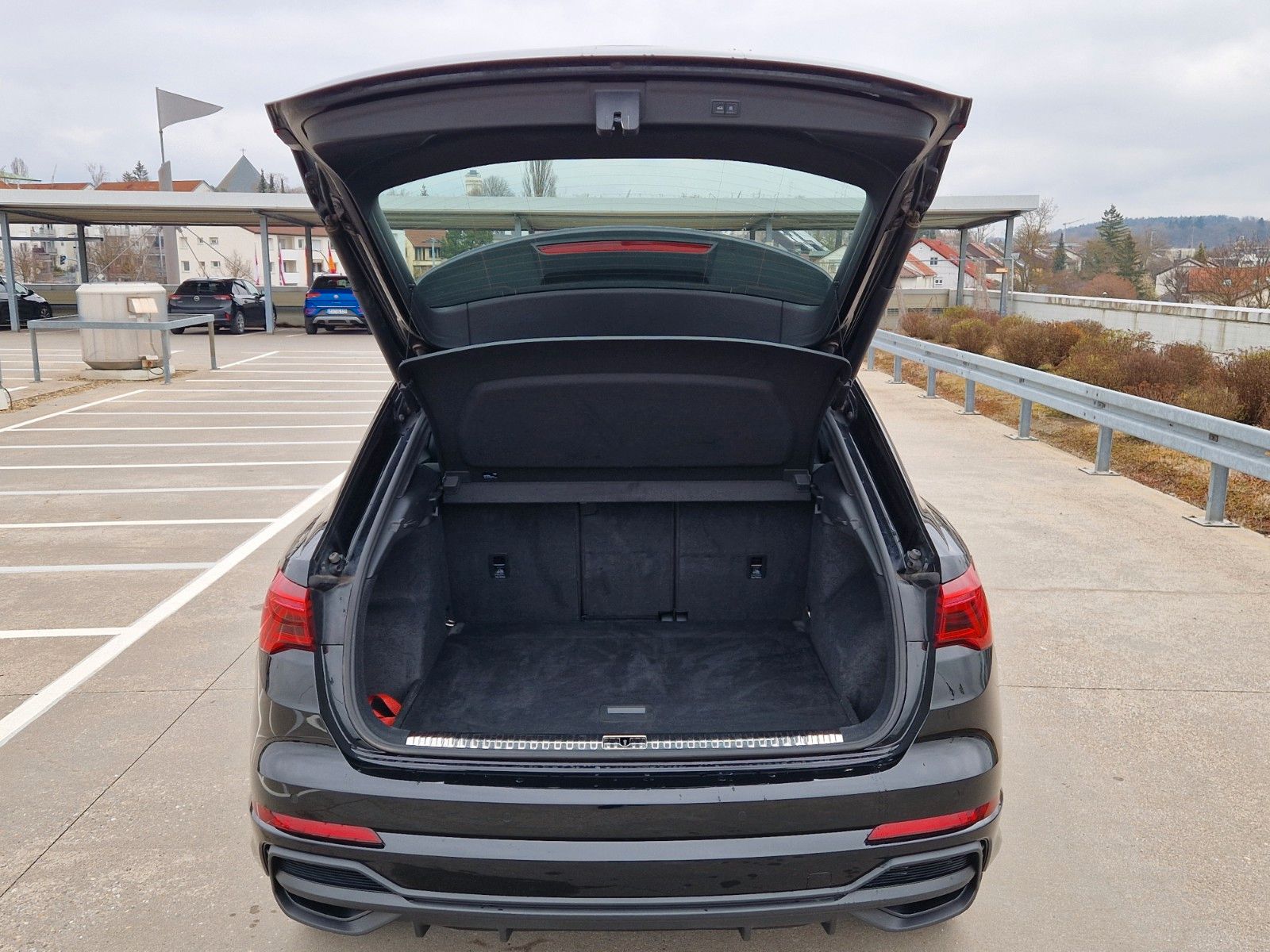 Audi Q3 40 TDI quattro S line - Samsaru's Car Outlet