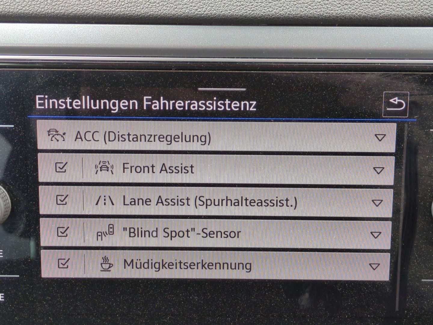 Volkswagen T-Roc ACTIVE 1.0TSI - Samsaru's Car Outlet