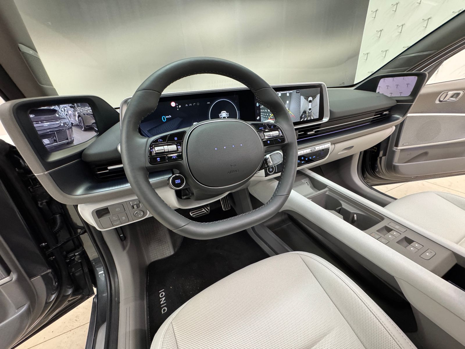 Hyundai IONIQ 6 77,4kWh 325ps 4WD Uniq PANO & DIGI NON