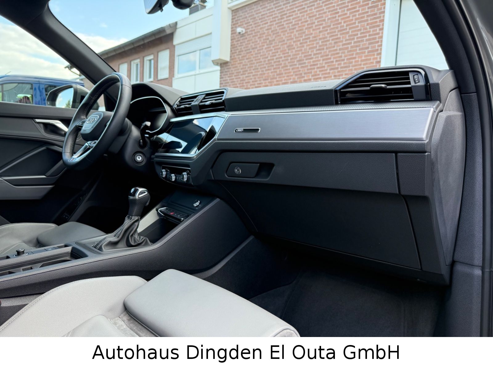 Audi Q3 45 TFSI e S Line
