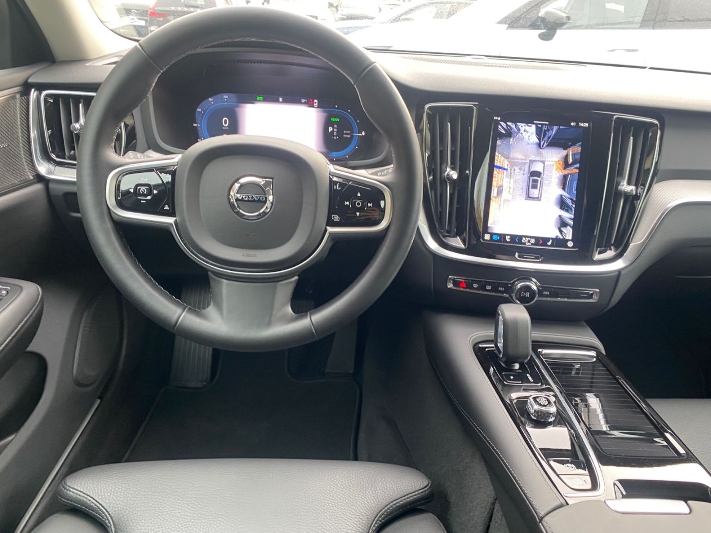 Volvo V60 T6 Plus Dark Plug-In Hybrid AWD AHK 360 Harm