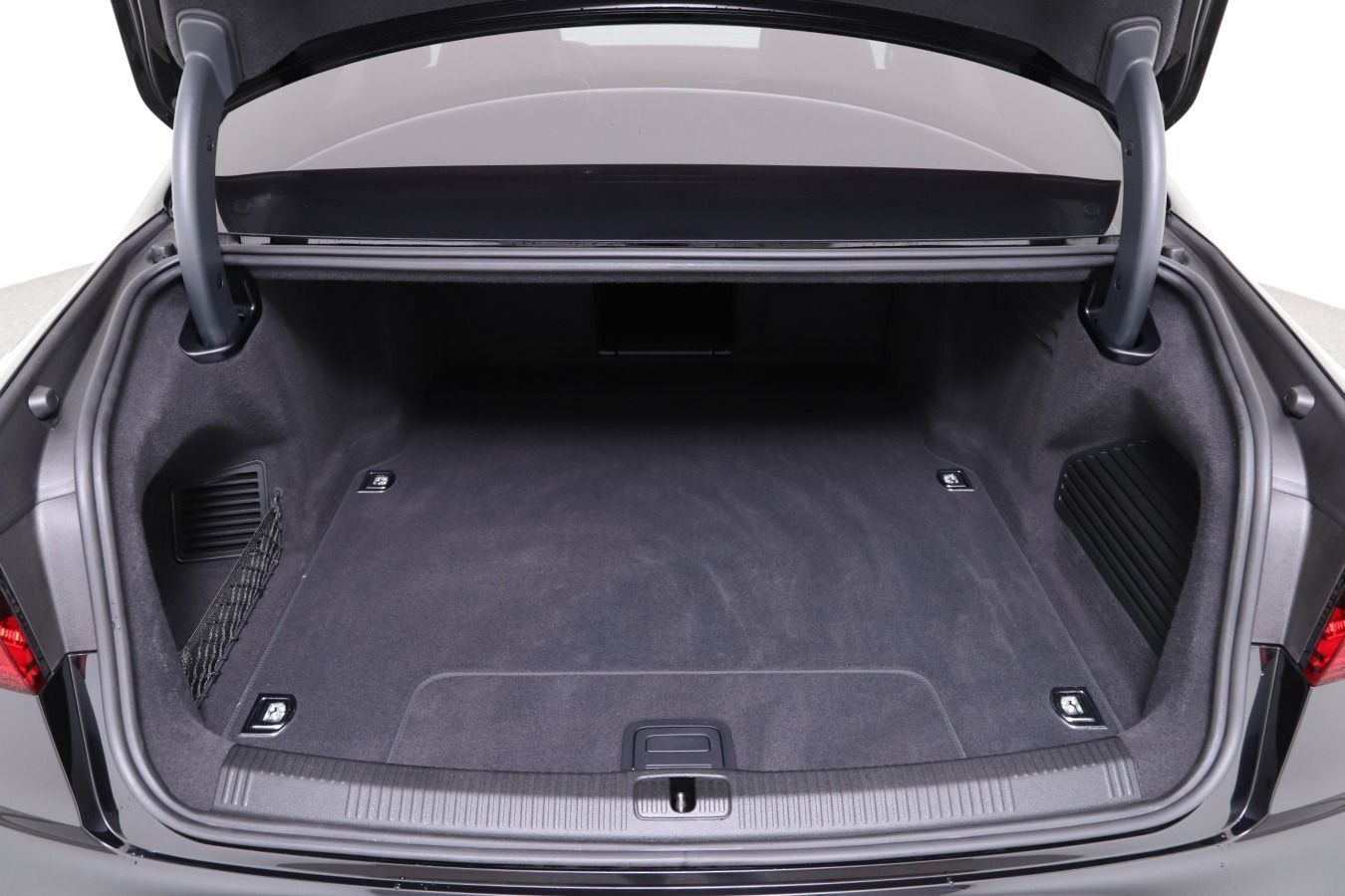 Audi A8 60 TFSI e Q - Samsaru's Car Outlet