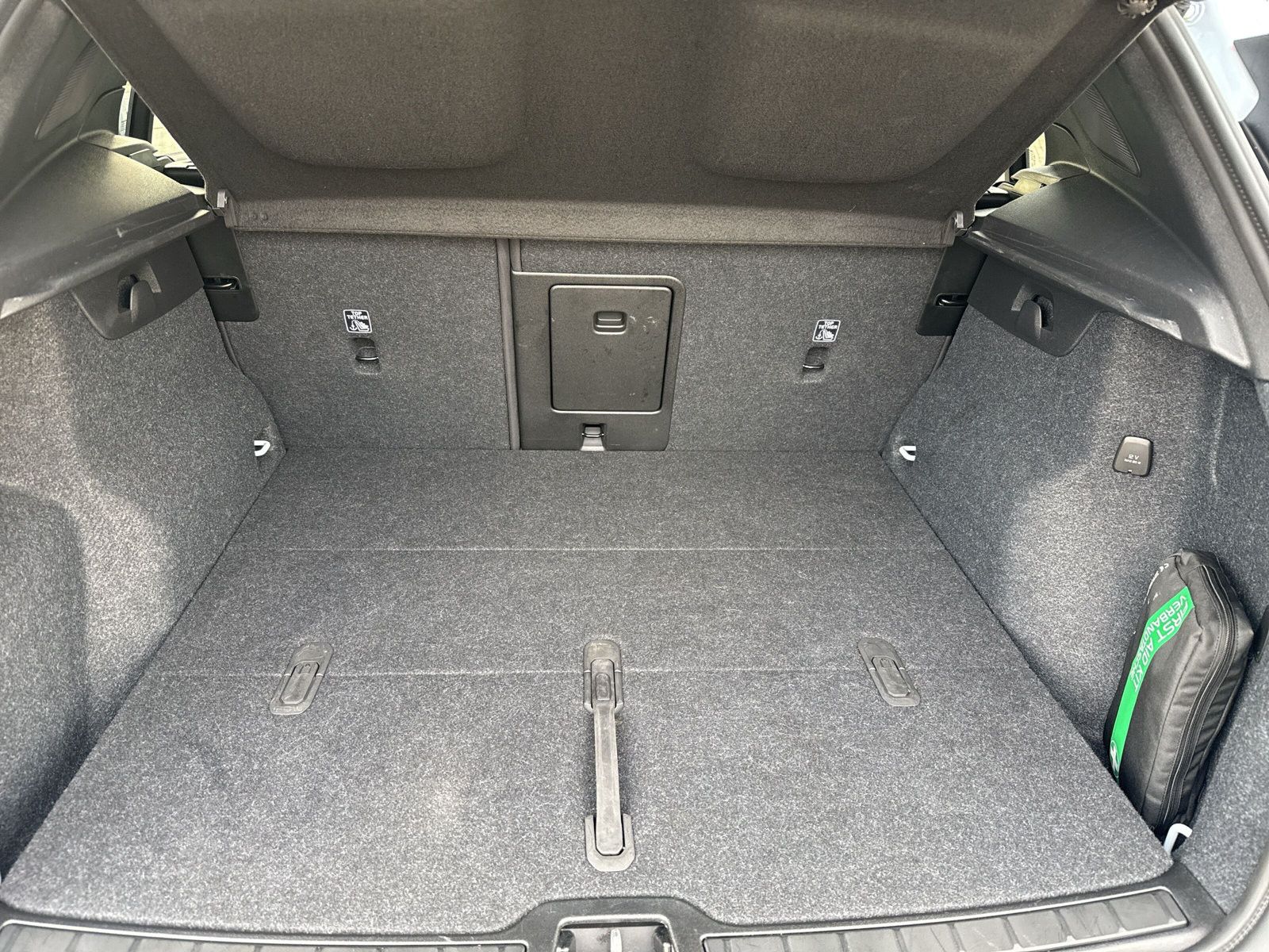 Volvo XC40 B3 Plus Dark 2WD !! 360°+ACC+BLIS+FSH !!