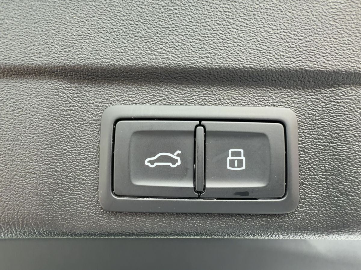 Audi A5 Lim e-hybrid 220kW S-LINE MATRIX+B&O+ACC+PANO