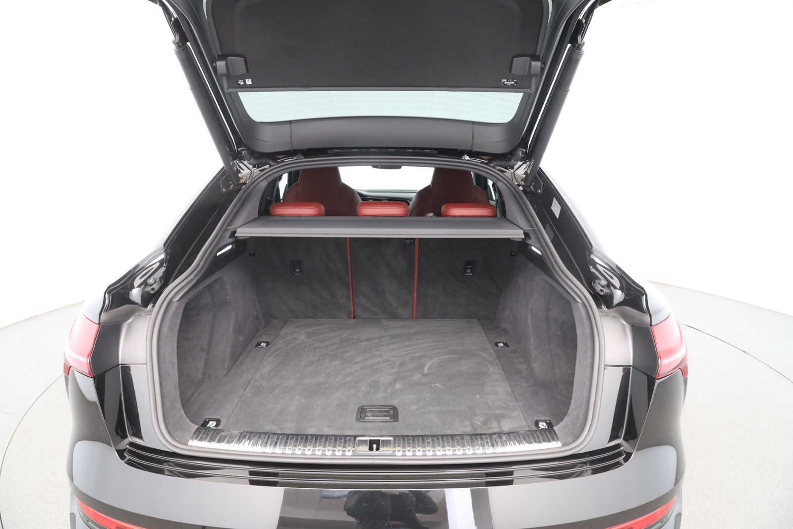 Audi e-tron S Sportback quattro S line | AHK | PANORA