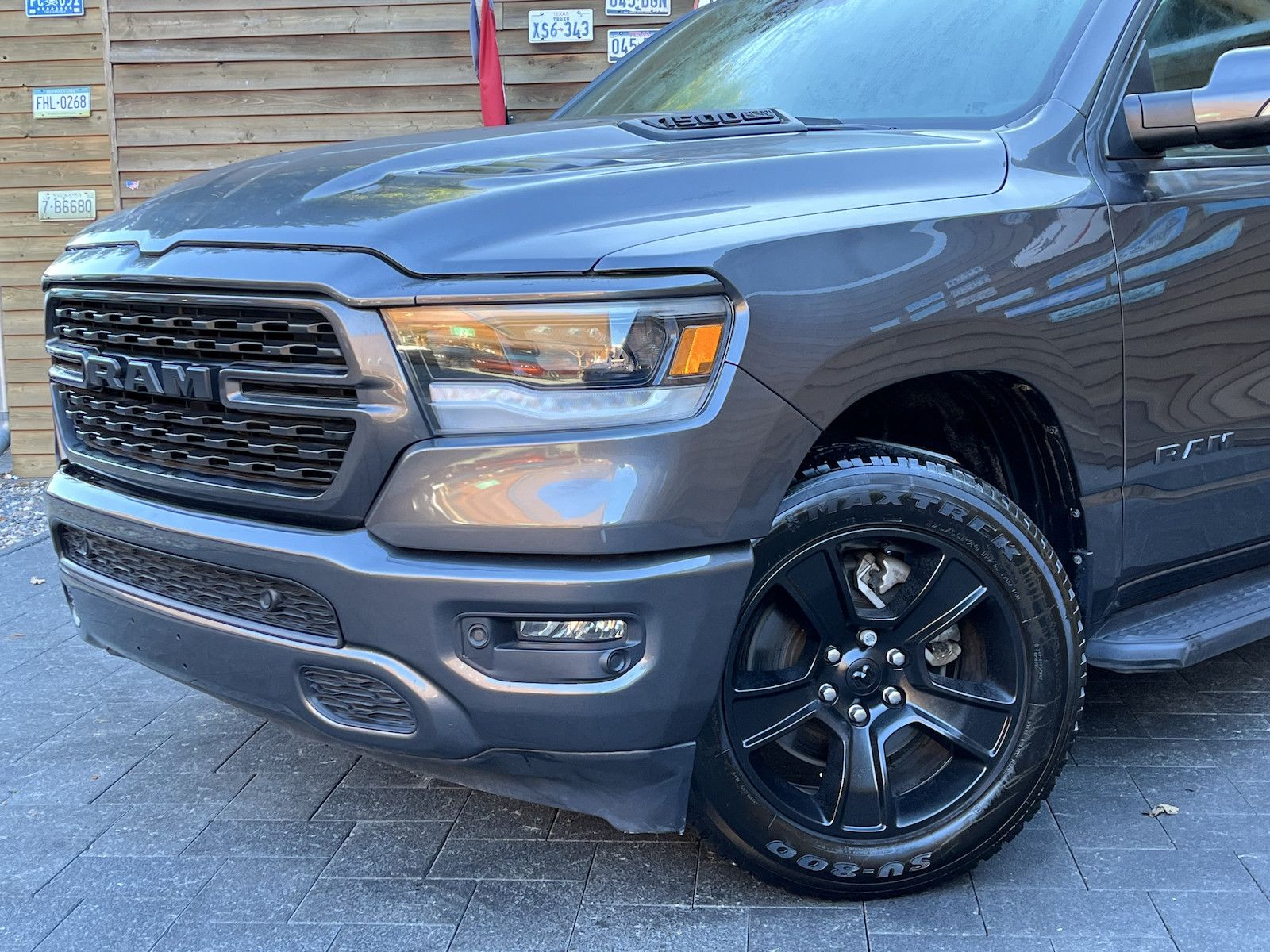 Dodge RAM 1500 SPORT 5,7L Pano 4x4 LPG 12´´ Navi AHK