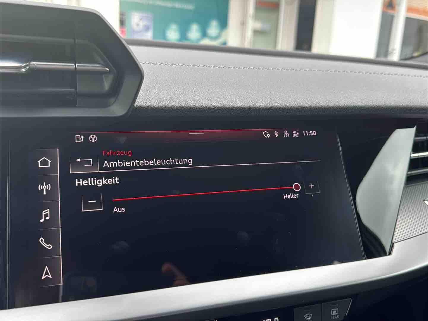 Audi A3 40 TFSIe S line BLACK RAUTE PANO 17Z VC LED