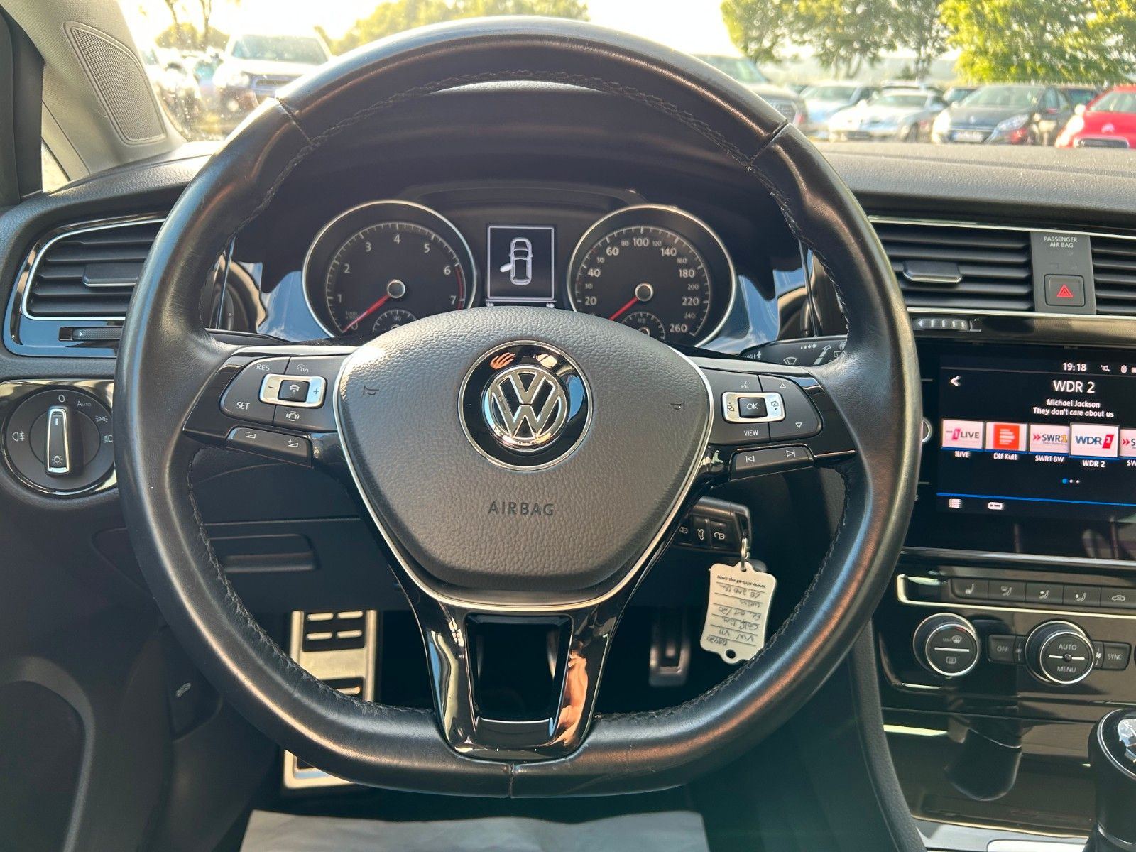 Volkswagen Golf VII Lim. IQ.DRIVE - Samsaru's Car Outlet