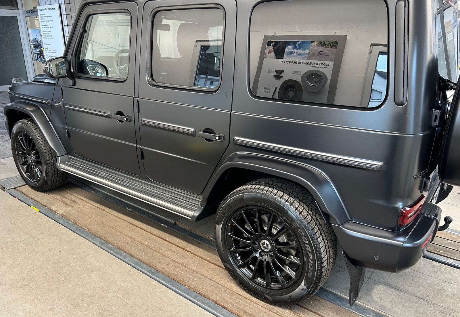 Mercedes-Benz G 400 AMG-Line - Samsaru's Car Outlet
