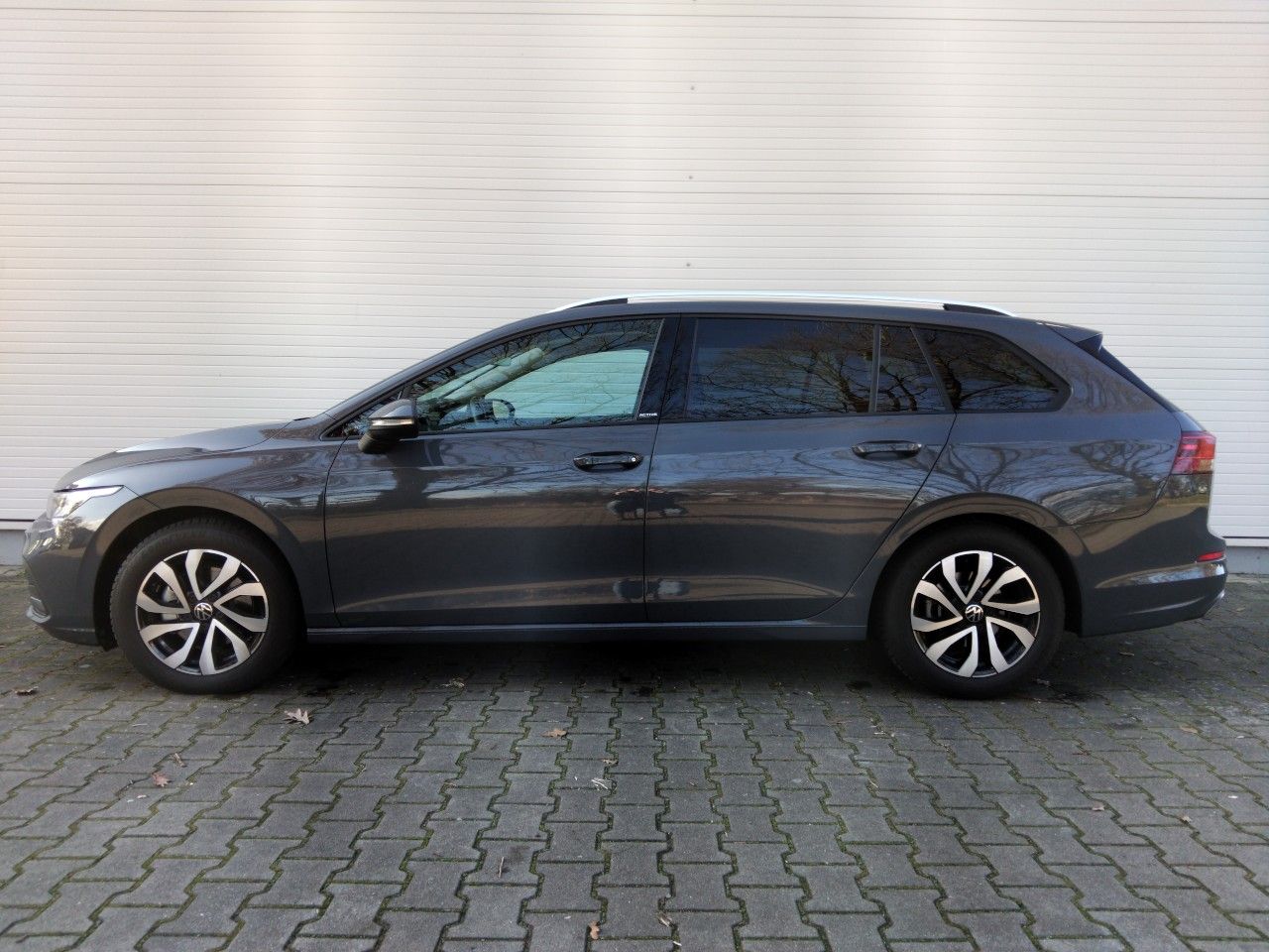 Volkswagen Golf VIII Variant eTSI DSG - Samsaru's Car Outlet