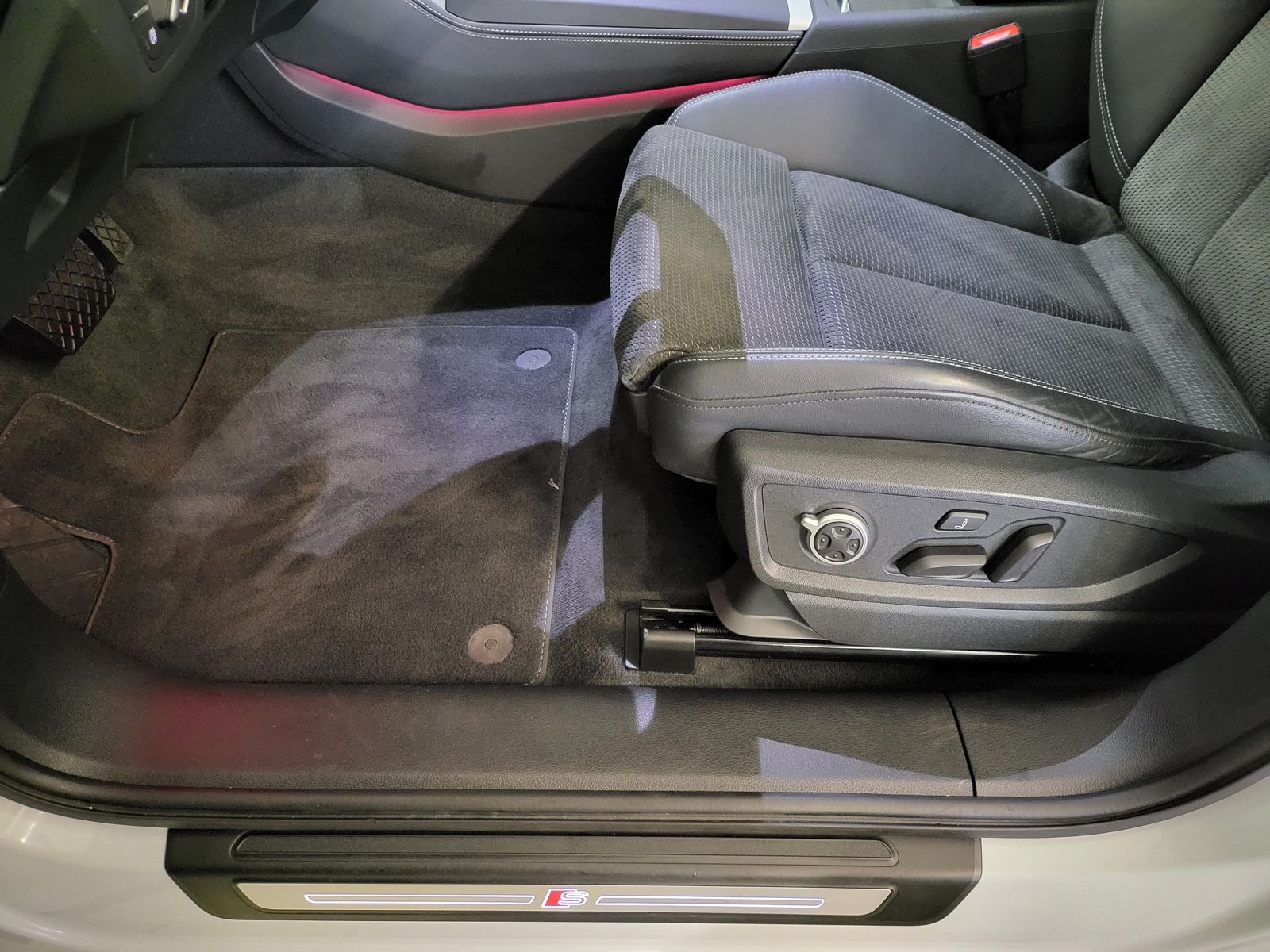 Audi Q5 55 TFSI e S-LINE S tronic quattro BI-Color