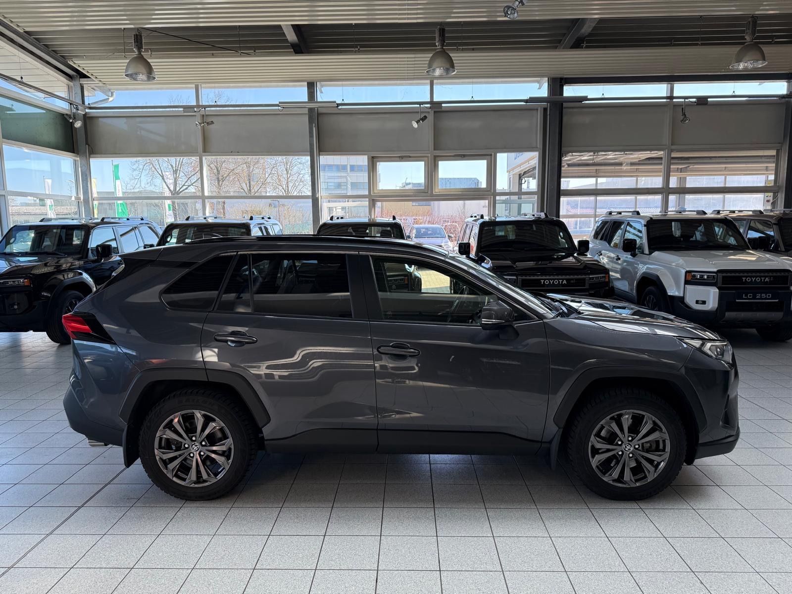 Toyota RAV 4 HYBRID 4x4 - Samsaru's Car Outlet