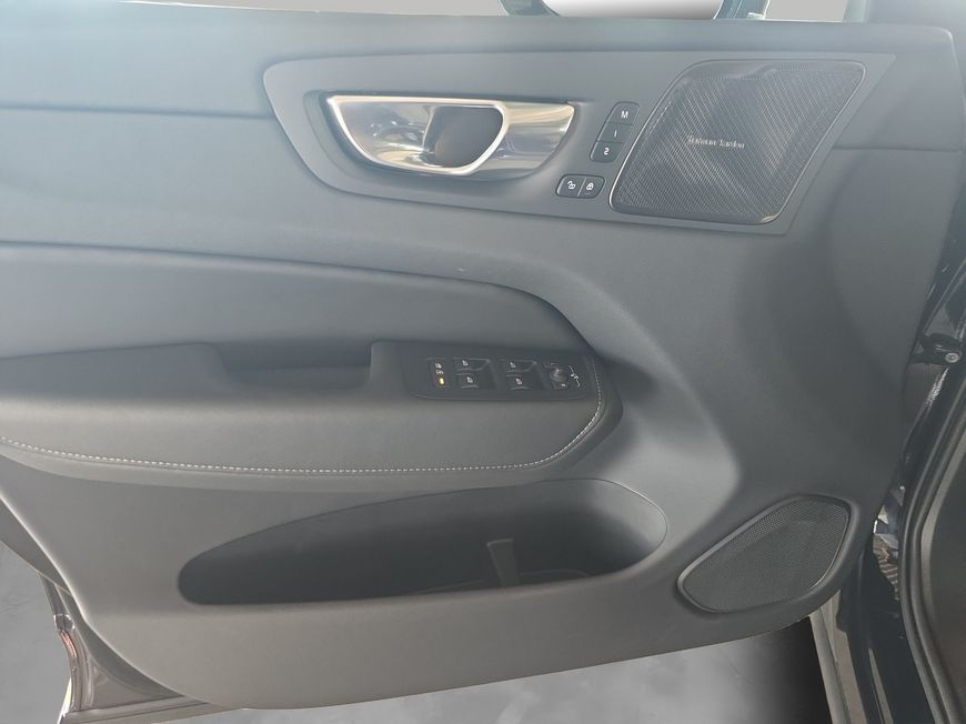 Volvo XC60 B5 B AWD Plus Dark 184 kW, 5-türig